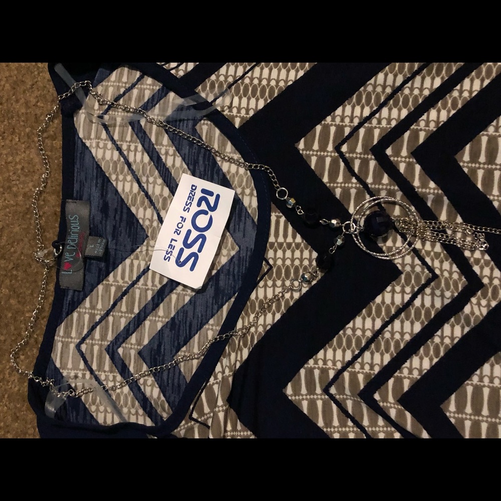 ❤️2/$10❤️ - Picture 2 of 3
